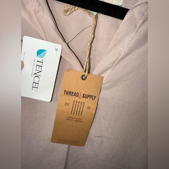 Thread & Supply Tunic Flowy Top in Smoke Rose Size Medium NWT - Picture 4 of 8